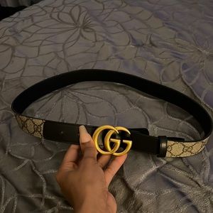 Women’s Gucci belt, brown belt/black leather